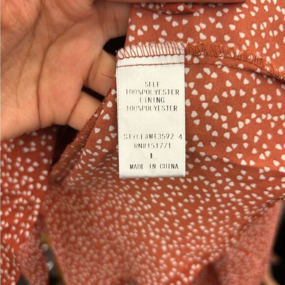 Alter'd State ladies Lg burnt orange w/ white spots crop top - Picture 6 of 7